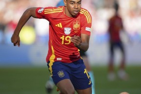 贝博娱乐 -包含赛地聚焦——国王杯今晚热度飙升，国际米兰单刀错失，管理层满意，更衣室氛围转暖的词条