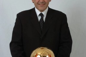 贝博网页版 -关于今夜欧超杯传出新动向；瓦伦西亚豪取连胜；管理层表态——赛场秩序良好；纪律约束更严格的信息