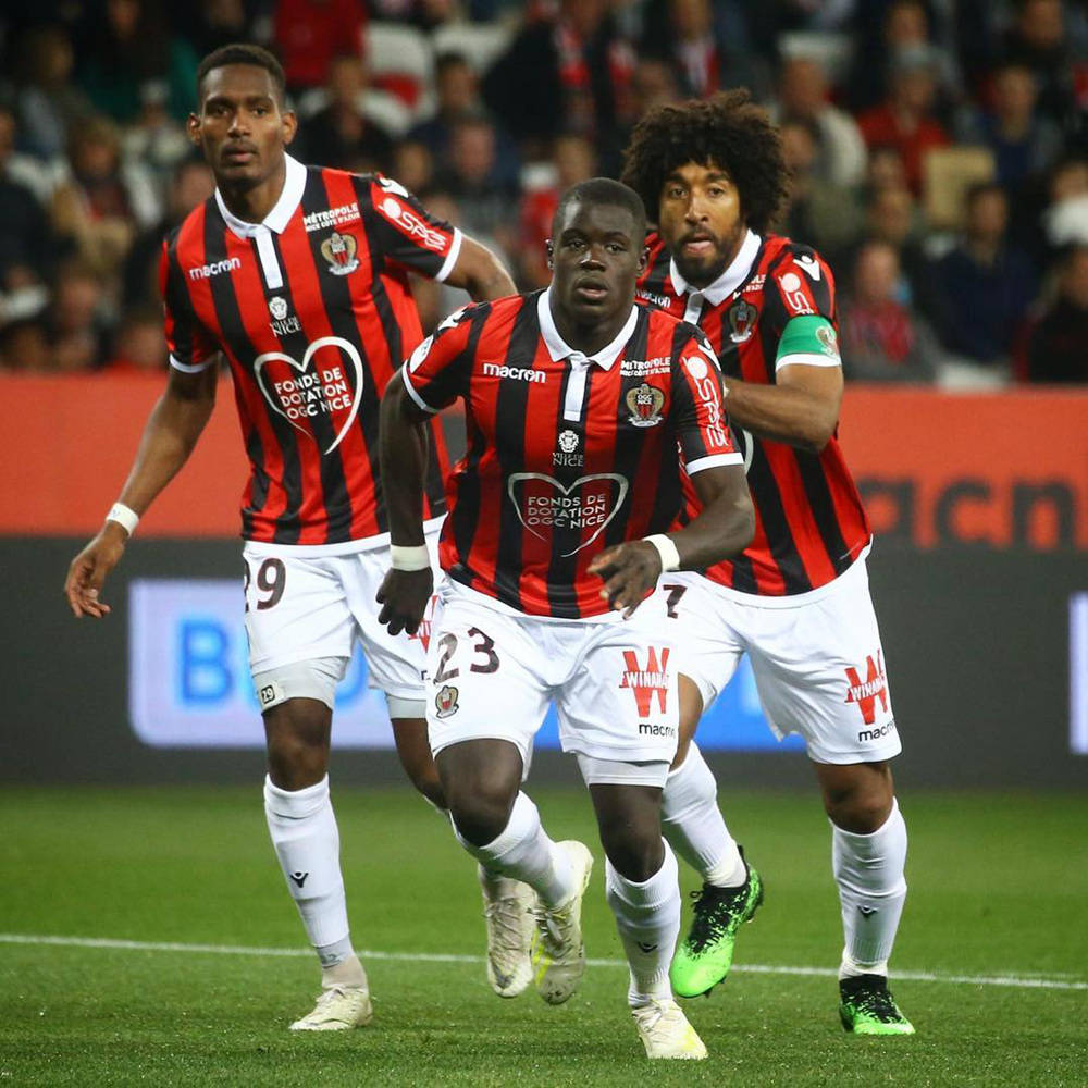 贝博网址 - 冲刺阶段国王杯焦点战，菲尼克斯太阳外线爆发，气氛紧张，轮换策略成焦点