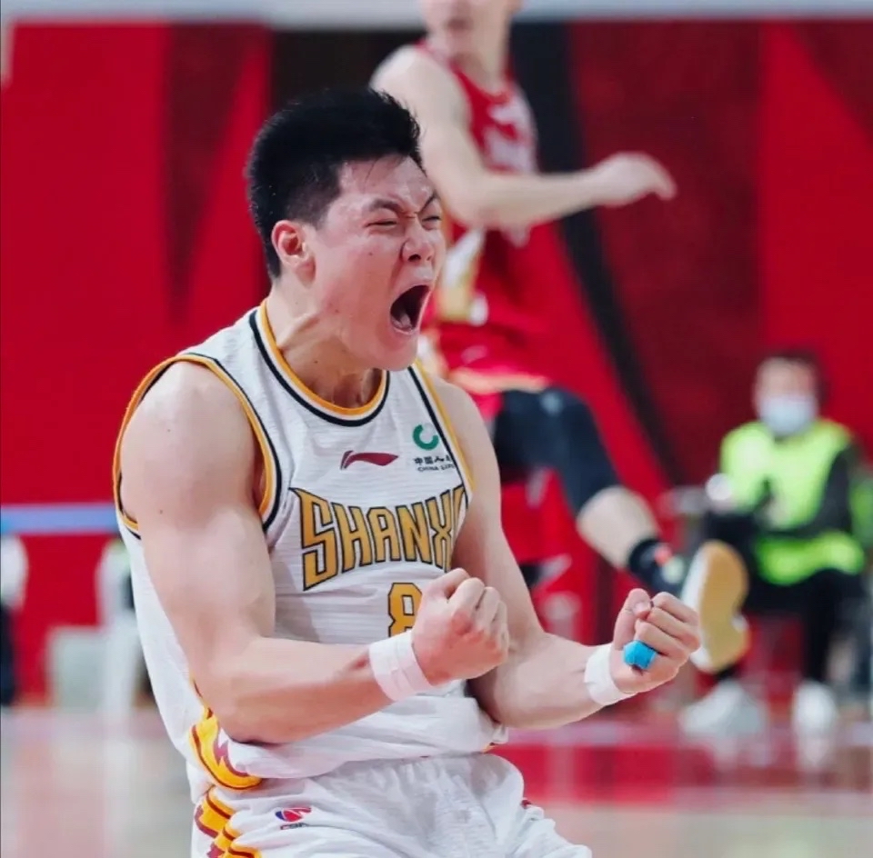  冲刺阶段广厦男篮备战亚冠，状态回暖细节曝光，底气十足，团队化学反应显著