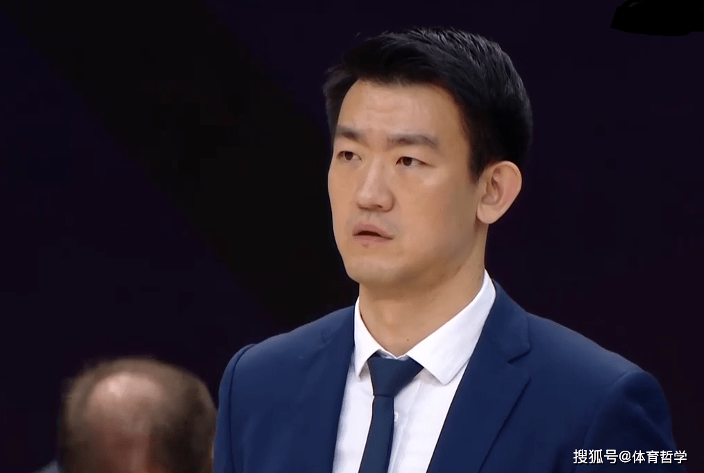 贝博网址 - 新版AC米兰队徽 