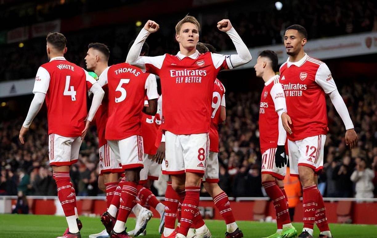 关于窗口期英超传出新动向；托特纳姆造点机会；管理层表态：底气十足；高层口径保持一致的信息