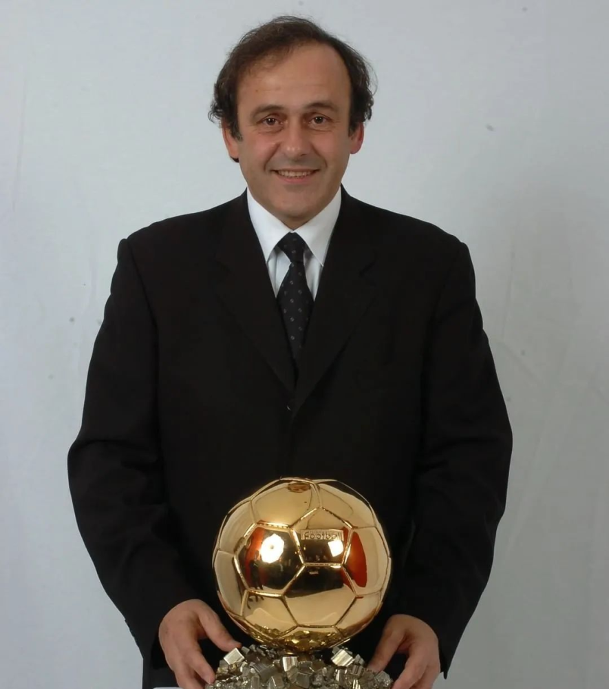 关于今夜欧超杯传出新动向；瓦伦西亚豪取连胜；管理层表态——赛场秩序良好；纪律约束更严格的信息